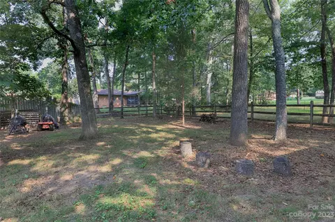 4709 Vernon Dr, Conover, NC 28613 photo 32