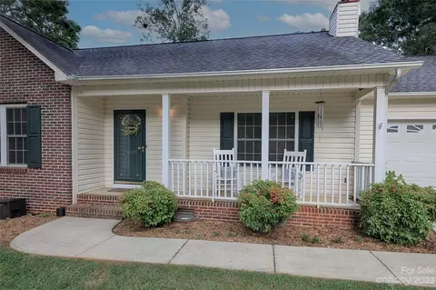 4709 Vernon Dr, Conover, NC 28613 photo 3