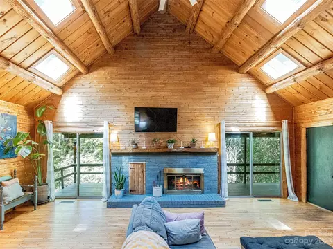 489 Seven Springs Rd, Pisgah Forest, NC 28768