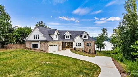 5229 Peninsula Dr, Granite Falls, NC 28630