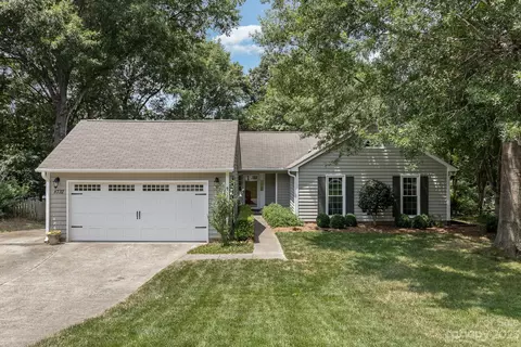 8732 Kirchenbaum Dr, Charlotte, NC 28210