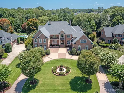 1605 Churchill Downs Dr, Waxhaw, NC 28173