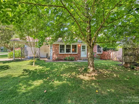 107 Riverside Dr, Canton, NC 28716 photo 3