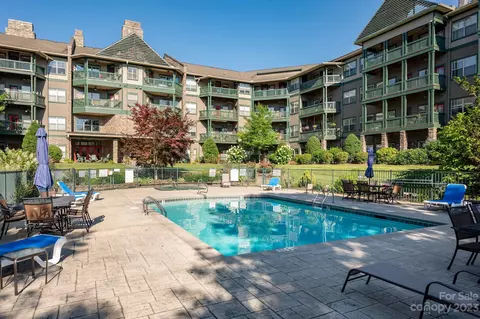 9 Kenilworth Knl #415, Asheville, NC 28805
