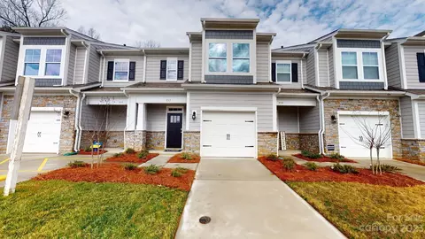 25 Cedar Hill Rd, Hendersonville, NC 28792