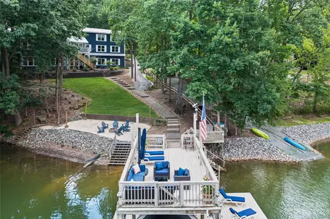 136 Carlton Dr, Mooresville, NC 28117