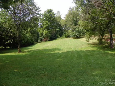 9999 Yost 4 St #4, Weaverville, NC 28787