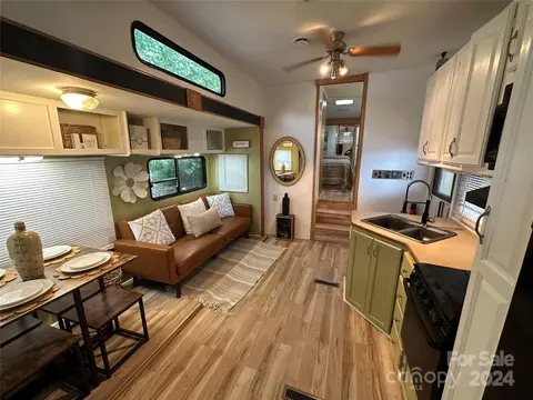 160 Eagle Dr, New London, NC 28127