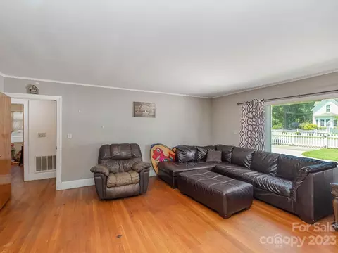 501 S Main St, Stanley, NC 28164 photo 8