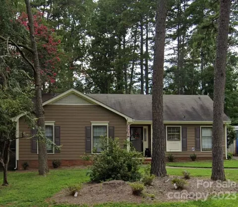 7211 Bradley Ct, Charlotte, NC 28227