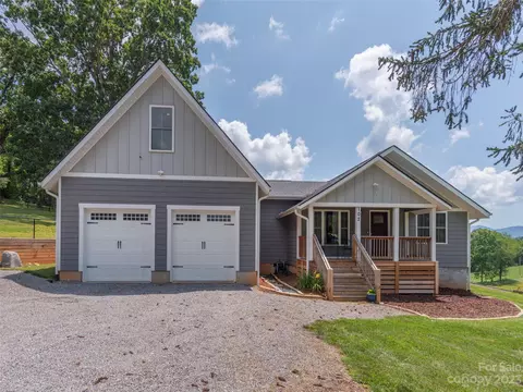 102 Crabtree Mountain Rd, Canton, NC 28716