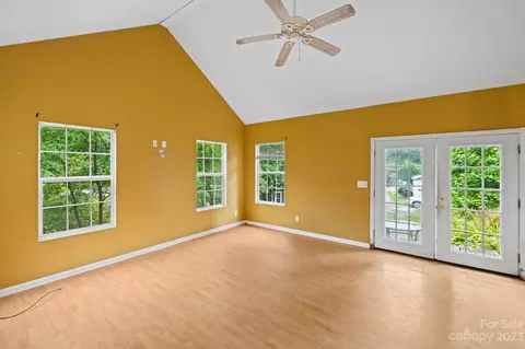 7019 Crabtree Rd, Spruce Pine, NC 28777 photo 7