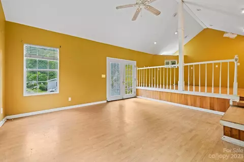 7019 Crabtree Rd, Spruce Pine, NC 28777 photo 8