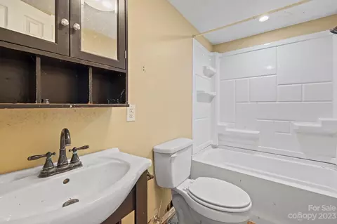 7019 Crabtree Rd, Spruce Pine, NC 28777 photo 14
