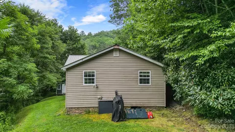 7019 Crabtree Rd, Spruce Pine, NC 28777 photo 22