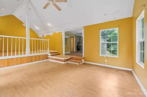 7019 Crabtree Rd, Spruce Pine, NC 28777 photo 6