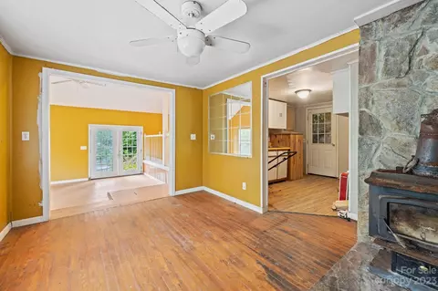 7019 Crabtree Rd, Spruce Pine, NC 28777 photo 11