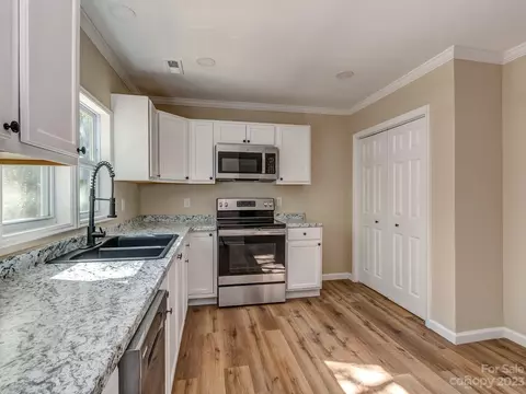 1031 Mullis Cir, Lancaster, SC 29720 photo 7