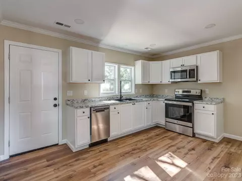 1031 Mullis Cir, Lancaster, SC 29720 photo 5