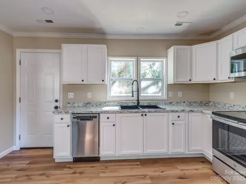 1031 Mullis Cir, Lancaster, SC 29720 photo 6