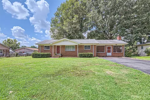 4205 David Dr, Matthews, NC 28105