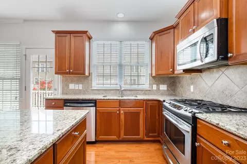 908 Lyndley Dr, Fort Mill, SC 29708 photo 12