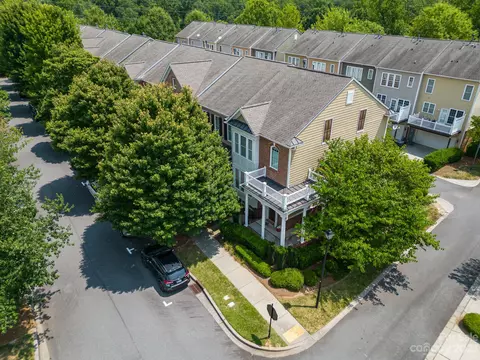 908 Lyndley Dr, Fort Mill, SC 29708 photo 9