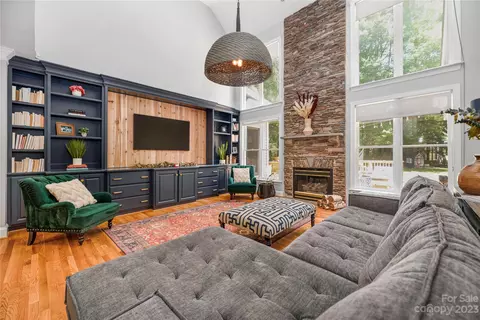 112 Pine Cliff Ln, Mooresville, NC 28117