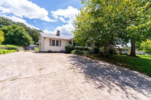 4838 Greenwood Dr, Gastonia, NC 28052