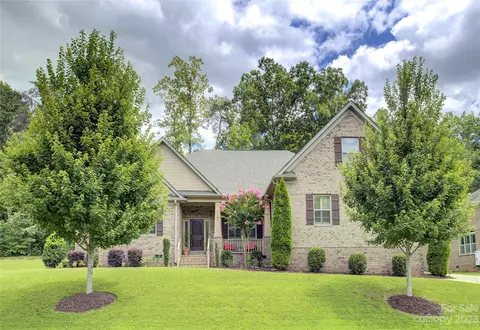 16518 Crosshaven Dr, Charlotte, NC 28278