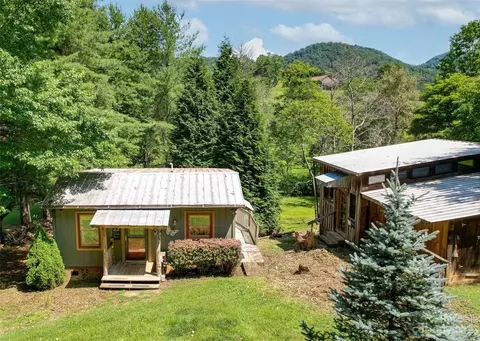Hougie Heaven Lane, Franklin, NC 28734