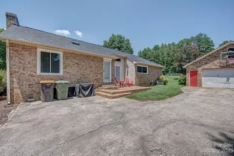 1305 Blacksnake Rd, Stanley, NC 28164 photo 3