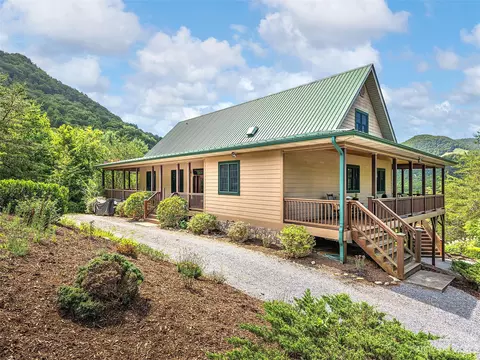 234 Arbor Rdg, Clyde, NC 28721 photo 2