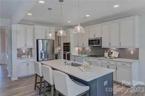 124 Winterberry St, Mooresville, NC 28117
