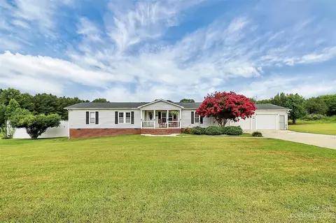 836 Farmbrook Rd, Lancaster, SC 29720 photo 2