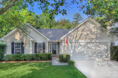 537 Chase Brook Dr, Rock Hill, SC 29732