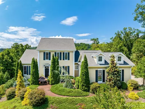 36 High Bluff Dr, Weaverville, NC 28787