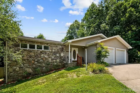 3 Terrapin Trl, Flat Rock, NC 28731