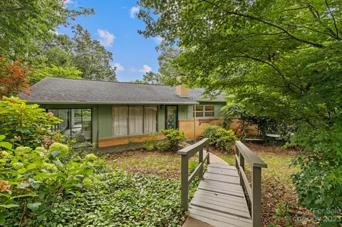 5 Austin Dr, Asheville, NC 28805
