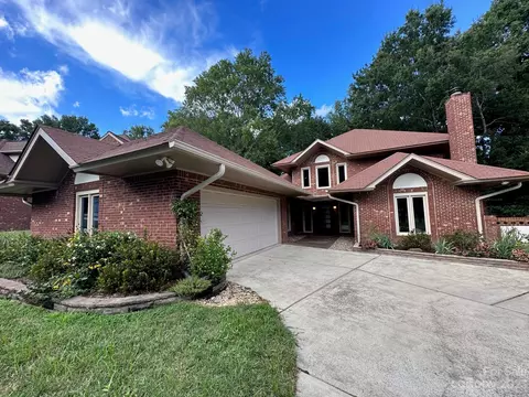 5105 Hunt Stand Ln, Charlotte, NC 28226