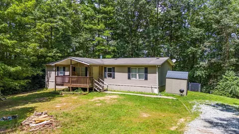 10 Mark Dr, Hendersonville, NC 28739