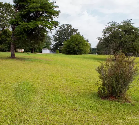 1446 Roddy Rd, Campobello, SC 29322