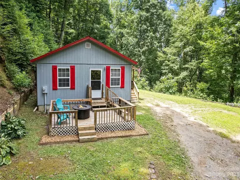 70 Cardinal Ln, Clyde, NC 28721 photo 3