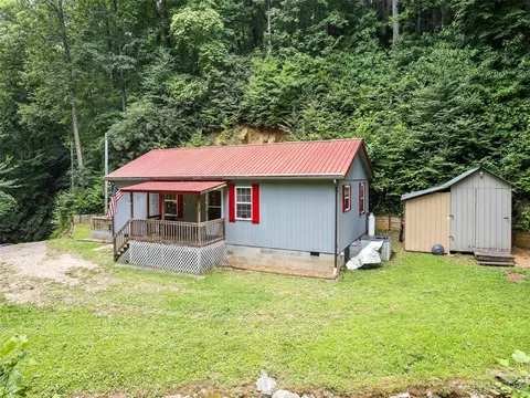 70 Cardinal Ln, Clyde, NC 28721 photo 5