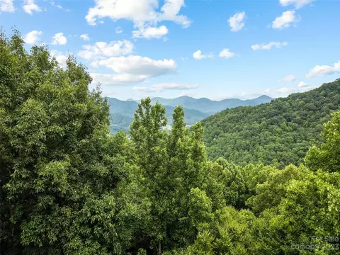70 Cardinal Ln, Clyde, NC 28721 photo 7