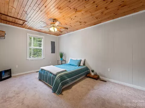 70 Cardinal Ln, Clyde, NC 28721 photo 21