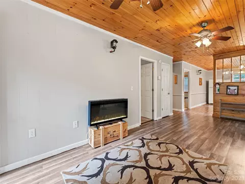 70 Cardinal Ln, Clyde, NC 28721 photo 16