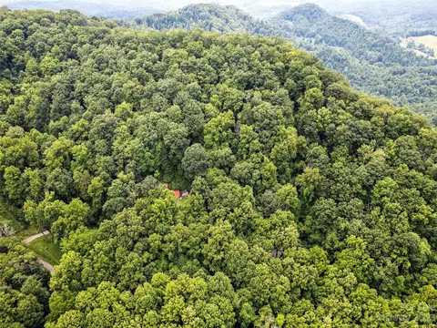 70 Cardinal Ln, Clyde, NC 28721 photo 10