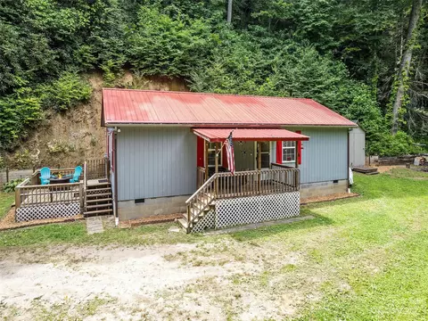 70 Cardinal Ln, Clyde, NC 28721 photo 4