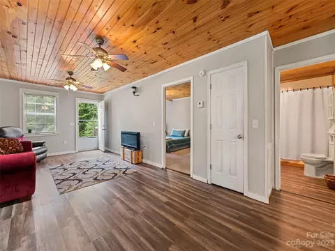 70 Cardinal Ln, Clyde, NC 28721 photo 14